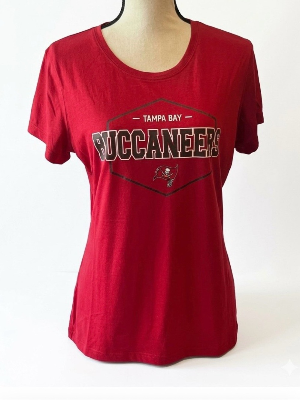 🏈NWT Tampa Bay Buccaneers Red Women's Top/PJs Size Large